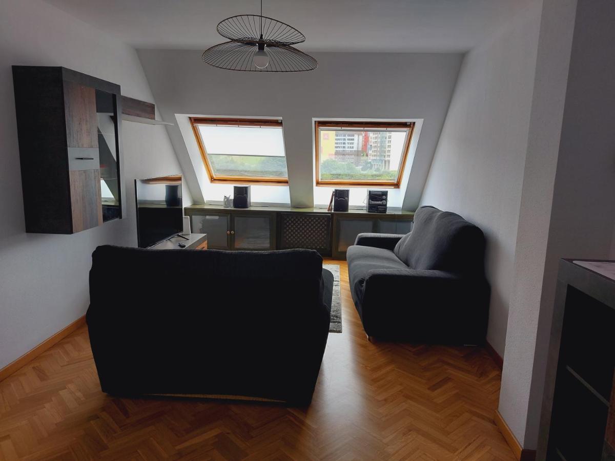 Fozaneldi Oviedo. Centrico, Accesible Desde Autovia Y Con Parking Apartment